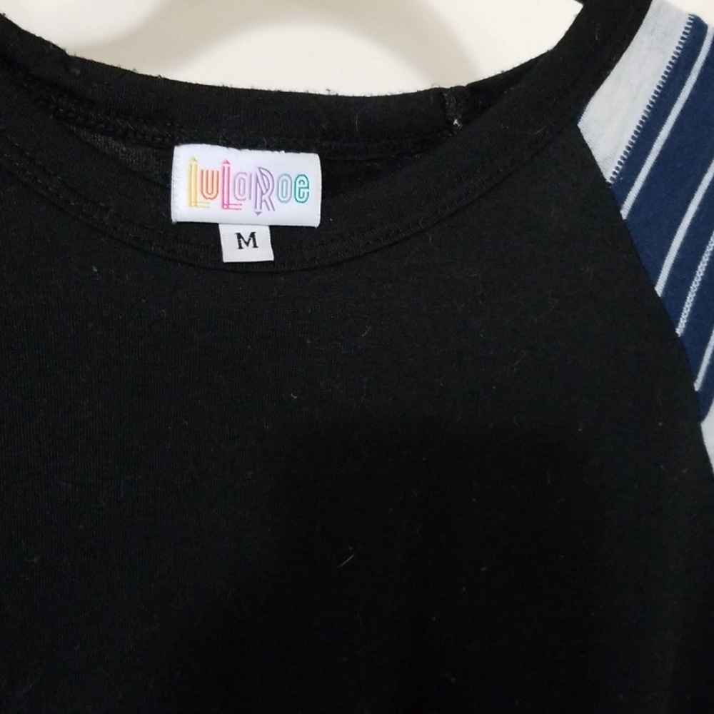 Lularoe Randy T - Picture 2 of 3